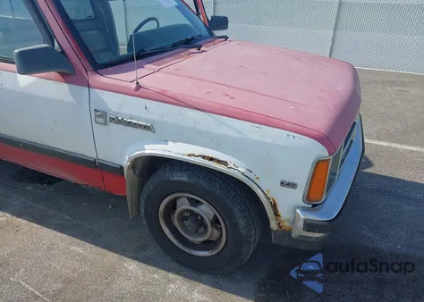 1988 Dodge Dakota from USA, damaged, VIN 1B7FN14X4JS766943
